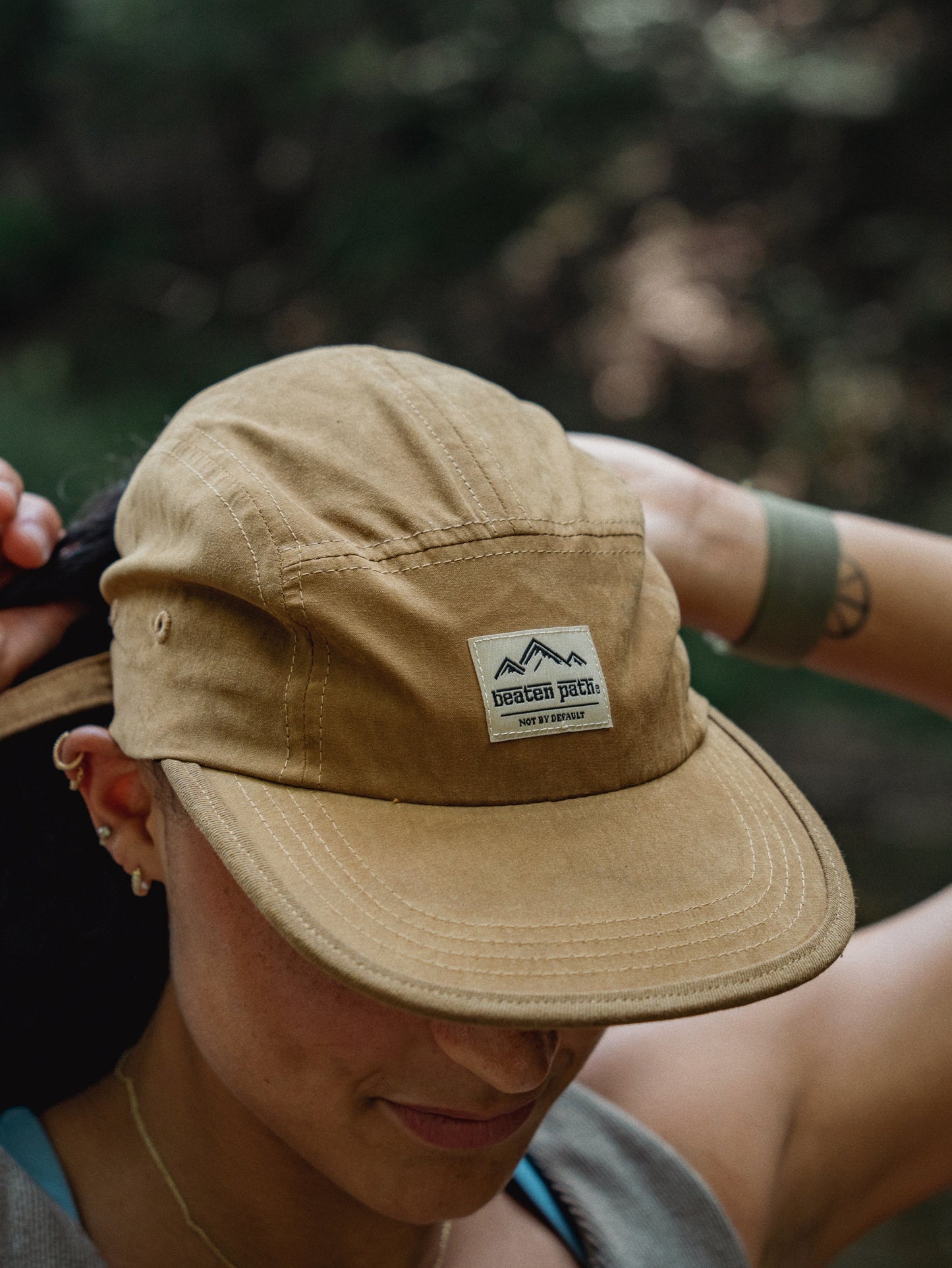 TAN & BROWN 5-PANEL HAT