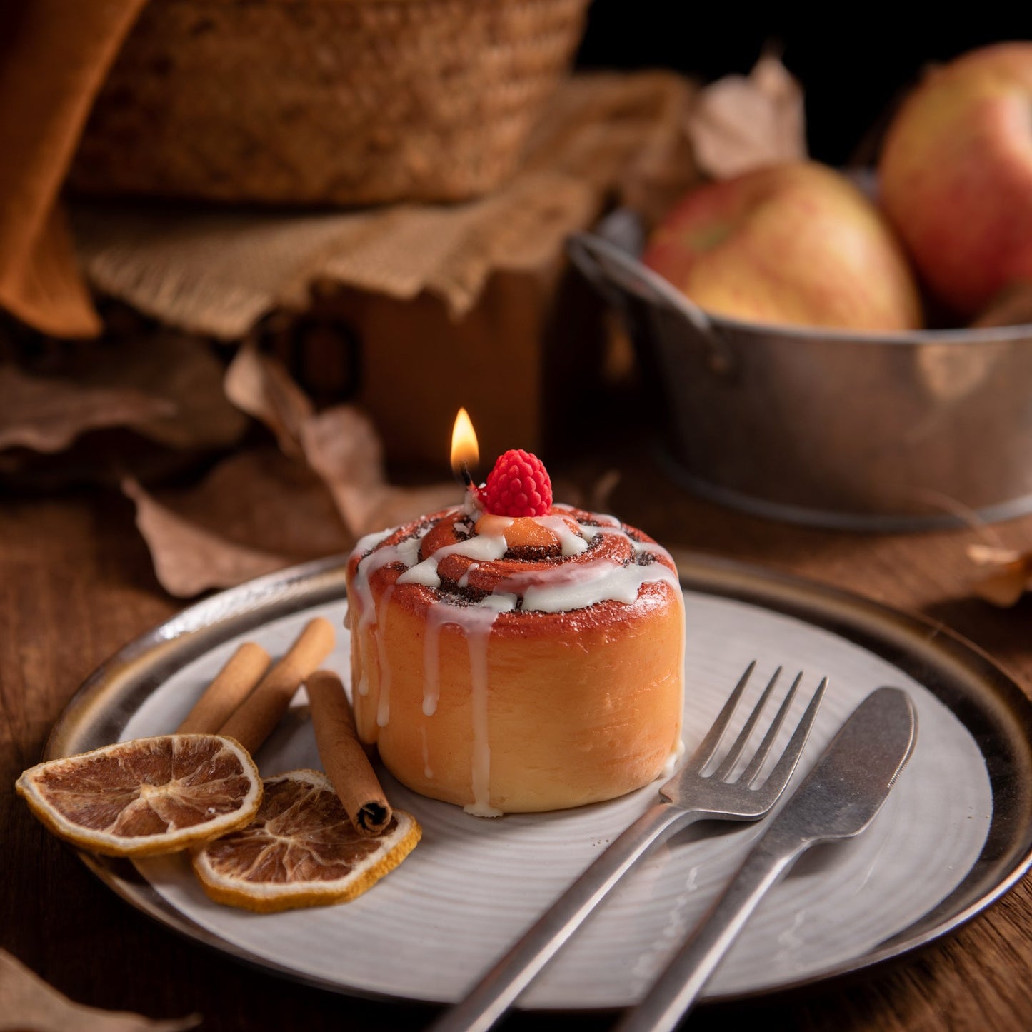 Raspberry Cinnamon Roll Scented Candle