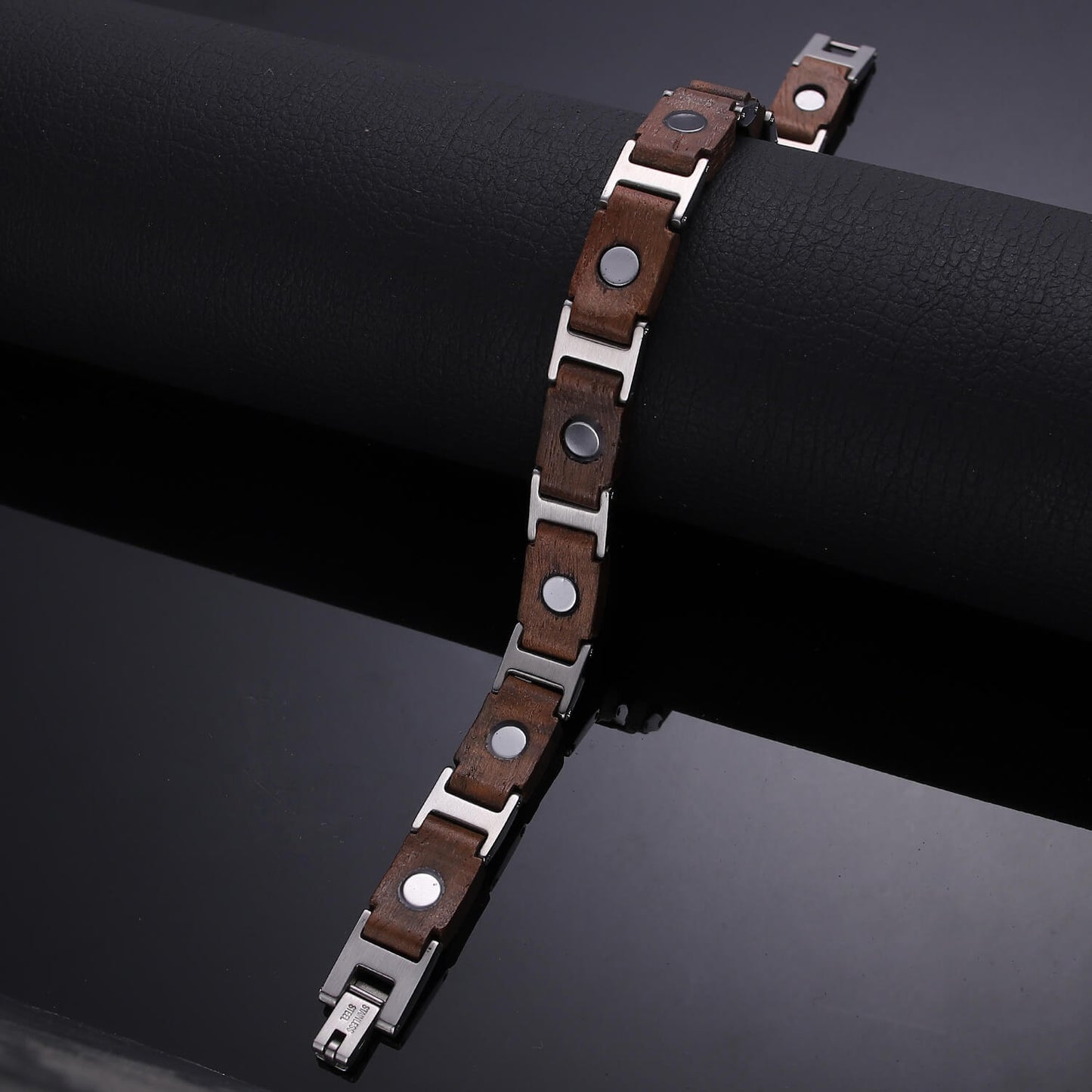 Wood and Stainless Steel Unisex Magnetic Bracelet. Brown & Silver Color. Model WB013