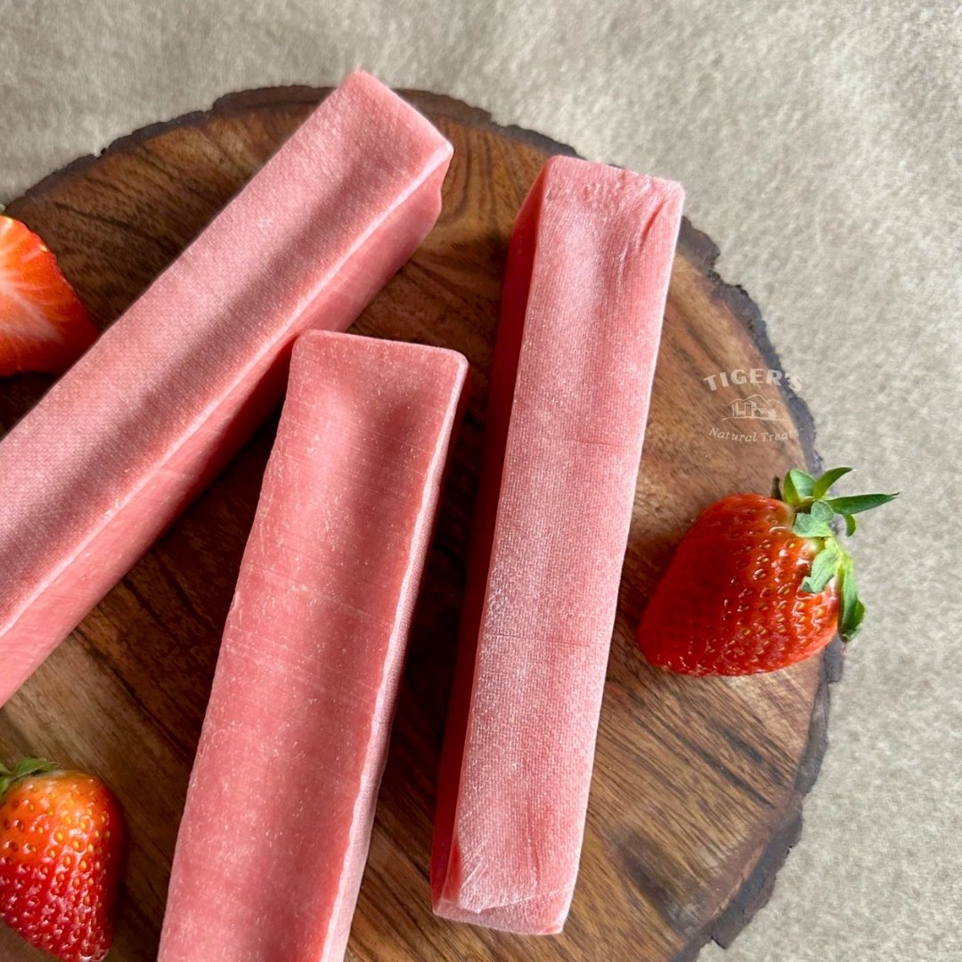 Strawberry Yak Chews for Dog, Valentine's Day Dog Treats