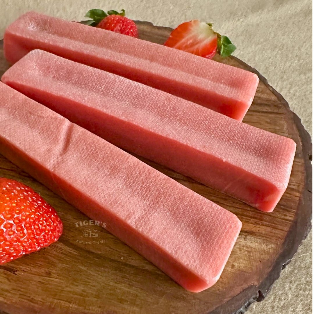 Strawberry Yak Chews for Dog, Valentine's Day Dog Treats