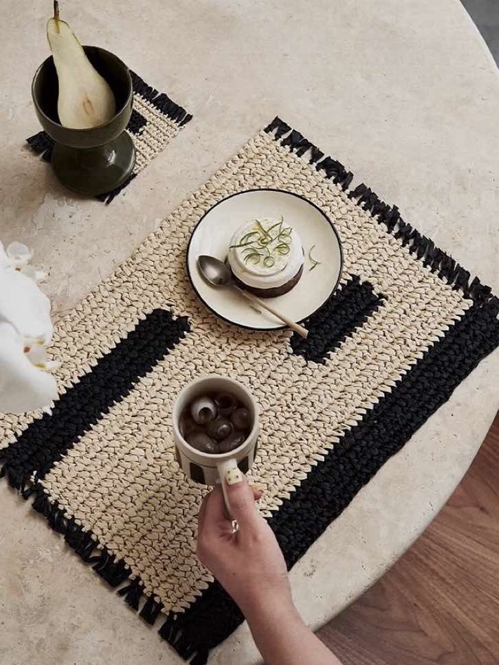 Handmade Retro Nordic Woven Reed Placemat Set of 4 Pcs for Elegant Table Setting